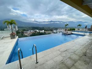 CH1204-Apartamento con linda vista en sector fundadores