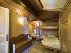 Appartement 67 pers. au pied des pistes, proche commerces, balcon sud, parking inclus - FR-1-398-558