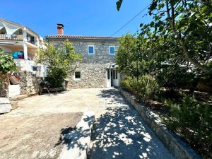 Holiday home in Jadranovo 51527 