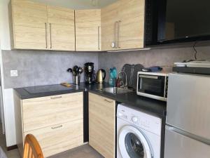 Appartement T1 à Balaruc-les-Bains avec WIFI - Équipement complet, idéal pour 2 personnes - FR-1-553-145