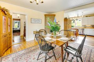 Idyllic Vermont Farmhouse: Mtn Views on 200 Acres!