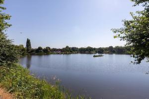 Lakeside 4 Bedroom Home