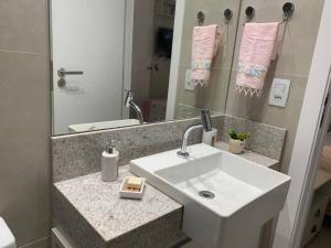 AP na orla de ondina com acesso exclusivo à Praia