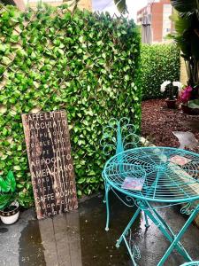 STYLISH COURTYARD UNIT, in the HEART OF STH YARRA