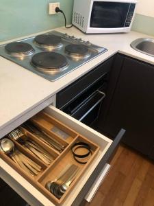 STYLISH COURTYARD UNIT, in the HEART OF STH YARRA