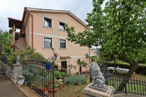 Apartments by the sea Bakar, Rijeka - 15553 