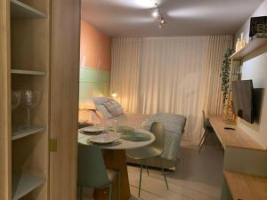 Studio novo cama Queen prox Metrô Paraiso IVM34