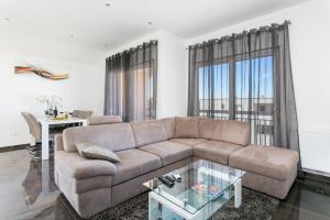 Apartments with swimming pool Kastel Luksic, Kastela - 22983