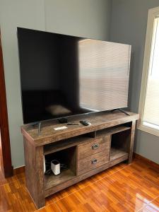 Luxury 4 Bedroom And 3 Bath Riverside Area Home Private Spacious