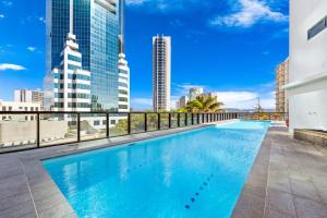 Huge Circle on Cavill 2 BRM Sleeps 6 - Optimise BNB