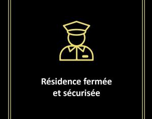 Un élégant duplex au coeur de Marrakech avec deux piscines et un espace vert