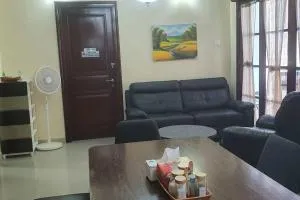 3-Bedroom house with pool near park 10min to beach - Denpasar