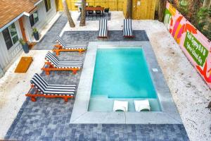 Salt Gypsy Unit A Expansive Outdoor Space w Pool