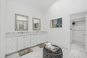 Luxury Waterfront Home in the Heart of the Harbor