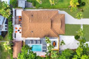 Salt Gypsy Unit B Resort Style Outdoor Space wPool