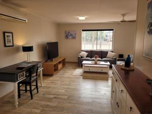 16 Stokes-Hughes Street - With Pool