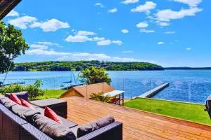 Lakefront Paradise Retreat - Eraring