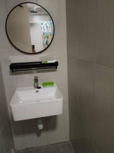 Humaira Dian Residency Studio Homestay 360sqft