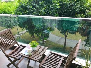 Sunset Seaview Vacation Condos @ IMAGO Shopping Mall