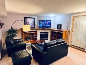 A classic Homely Basement suite! - Dalroy