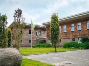 Holiday home for group with sauna and pool - Ruinen