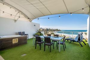Top Floor Unit With Private Rooftop Terrace