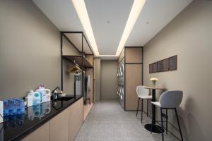 Atour Hotel Wuxi East Station Yingyuehu Park Metro Station - 4hvězdičkové hotely ve městě Wu-si