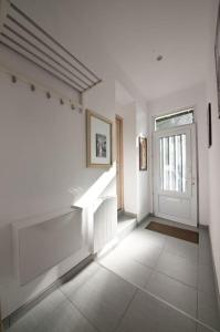 Appartements gite rdc 42m2 400 m centre ville 200 m gare tgv parking gratuit 250 places face au logement : photos des chambres
