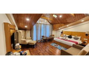 Hotel kayanat, Dalhousie
