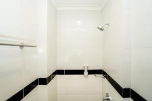 Front One Budget bekasi