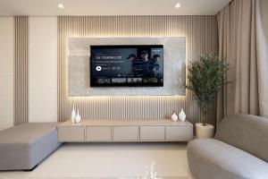 64th Floor Highest Downtown Infinity Pool Burj Khalifa View