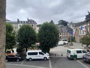 Appartement 75m2 plein centre face a la mairie