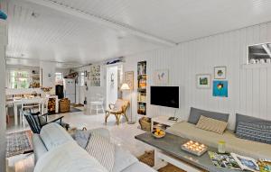 Beautiful Home In Blokhus