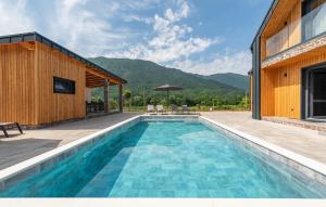 Nice Home In Rizvanusa With Sauna 