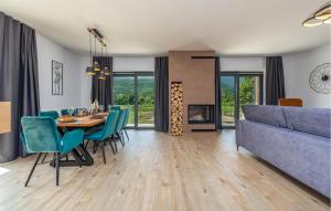 Nice Home In Rizvanusa With Sauna 