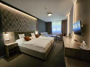 Hotel Slávia Svidník SPA & RESTAURANT - 巴德霍夫斯基库佩莱