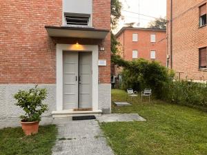 ROSSENA HOME tranquillo appartamento, con giardino, vicino al centro ed allOspedale Santa Maria Nuova SMN