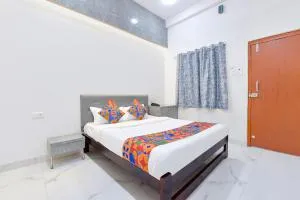 FabHotel Grand Embassy - Dewās