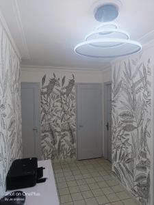 Sejours chez l'habitant Grande chambre d-hote Lit king size - 3 mins Gare Annemasse - Geneve acces direct : photos des chambres