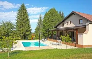 Gorgeous Home In Ogulin With Sauna - Razvala