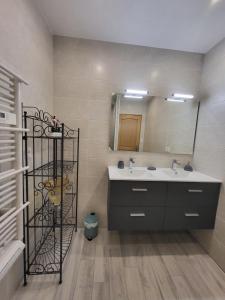 Appartements appartement avec terrasse et parking prive : photos des chambres