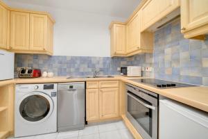 Spacious Two Bedroom Private Apartment in Tower Bridge London Bridge