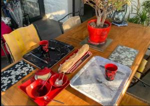 B&B / Chambres d'hotes Chambre de charme sur le GR 34 et la velo route maritime : photos des chambres