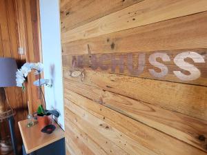 Appartement au RDC dun Chalet - Proche SkiRandonnées - Terrasse Sud - 4 pers - FR-1-393-150