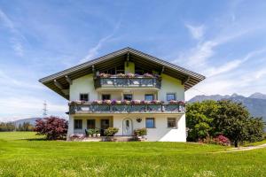 Deluxe Two-Bedroom Apartment with Balcony room in Gästehaus Weber