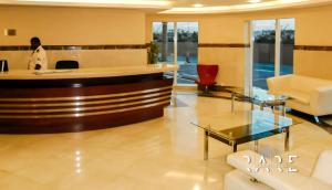 Rare Holiday Homes - Lake View - The Lago Vista Tower A - Dubai Production City - R1503