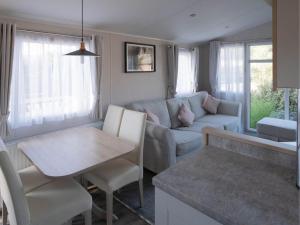 Pinewoods Park Style no.2 - sleeps 6 – no dogs