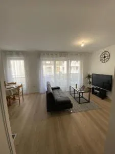 Joli appartement F2 Bobigny Métro proche Paris - 博比尼
