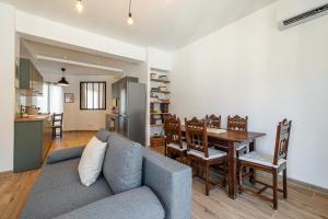 Large & Quiet 1 Bdr Downtown