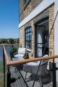 Palace Wharf Apartments - London